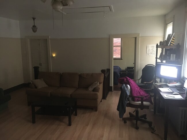 Living room - 53 S 18th St Unit 2