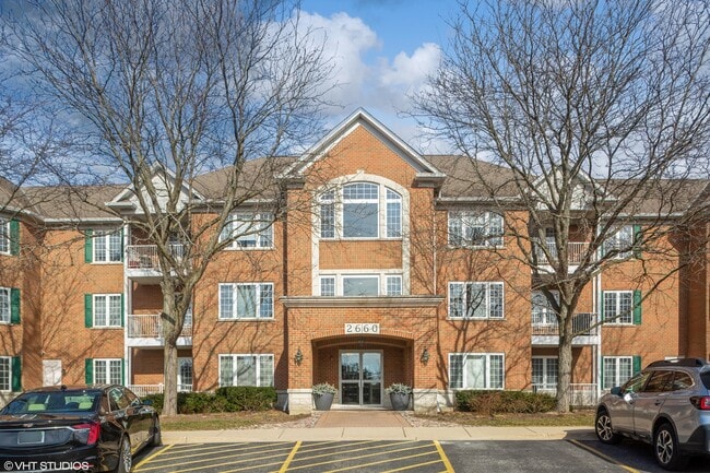 Building Photo - 2660 Summit Dr Rental