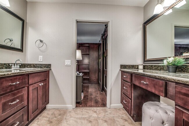 Photo - 246 Litchfield Ln