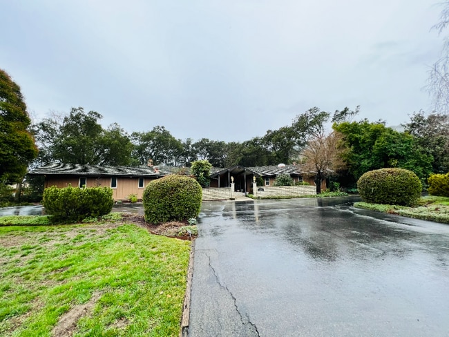 Building Photo - 7757 Country Ln
