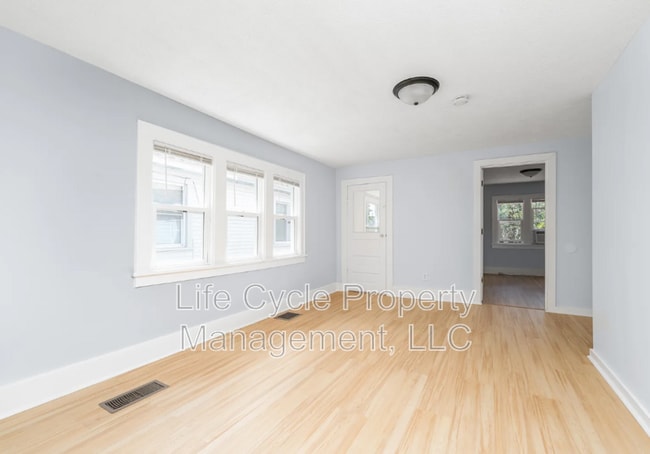 Photo - 1044 Muskegon Ave NW