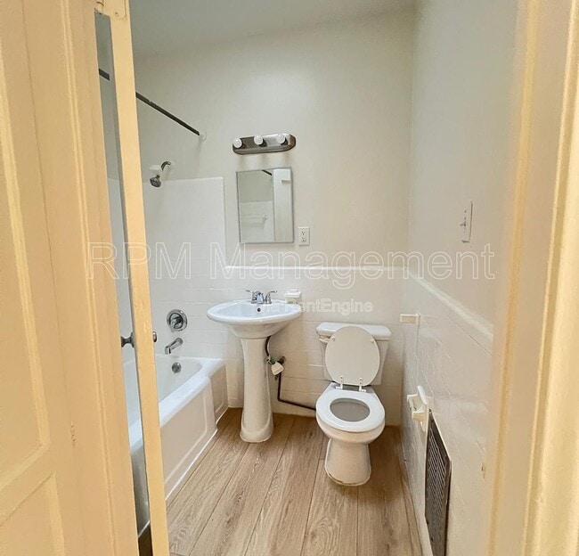 Photo - 619 Normandie Ave Unit 18