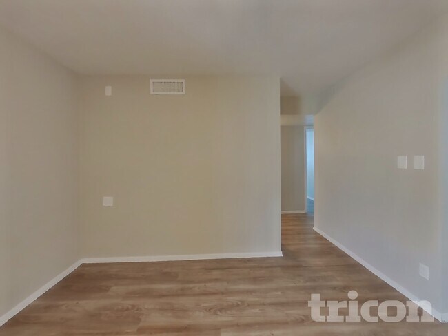 8102 W Heatherbrae Dr