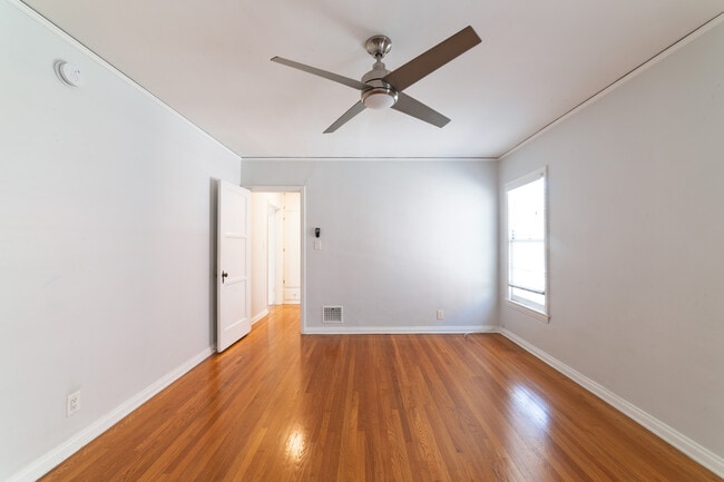 Photo - 452 S New Hampshire Ave Unit 3