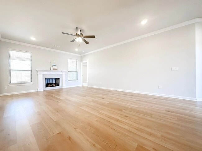 Photo - 430 Willow Dr