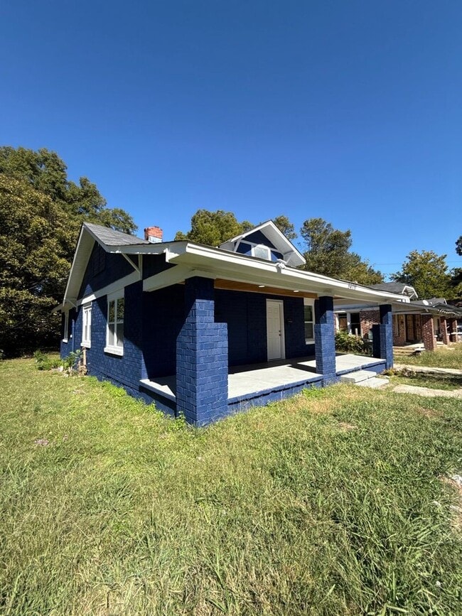 Photo - Fully Renovated Home in Berclair/Highland Heights – Section 8 Welcome!