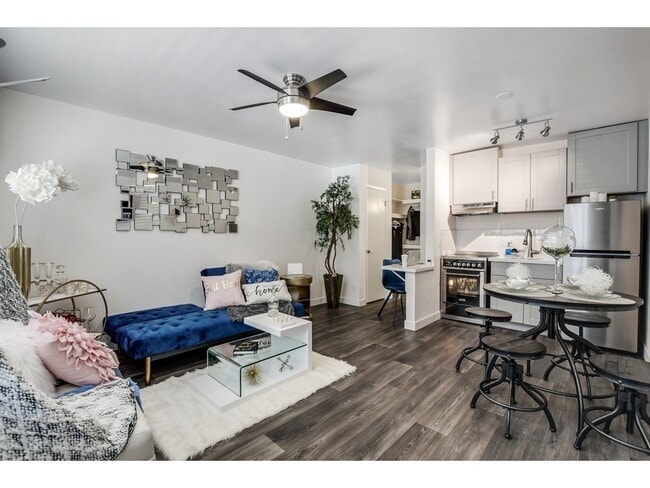 Photo - Studio 710 Apartments