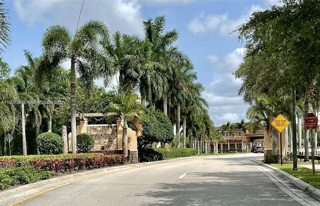 Photo - 14615 SW 14th St