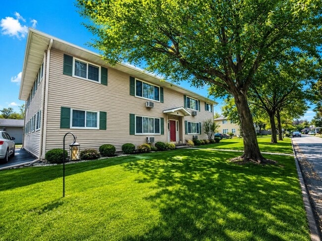 Building Photo - 909 Genrich St Unit 1