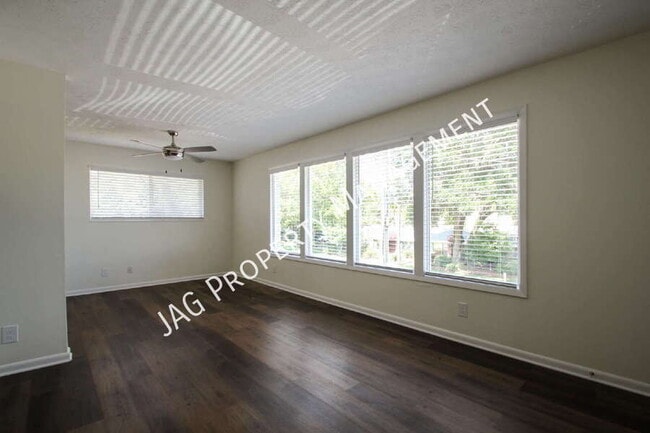 Photo - 1436 Berrier St