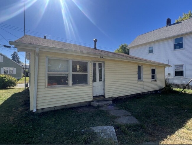 Photo - 1406 Corse St