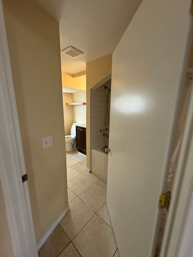 Photo - 377 Douglas St Unidad 1