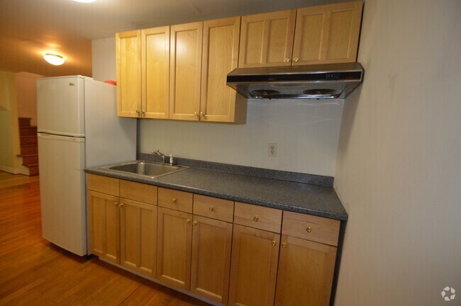 Building Photo - 27 High St Unit 1 Rental