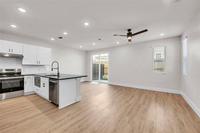 Photo - 7600 Strong Bow Ct