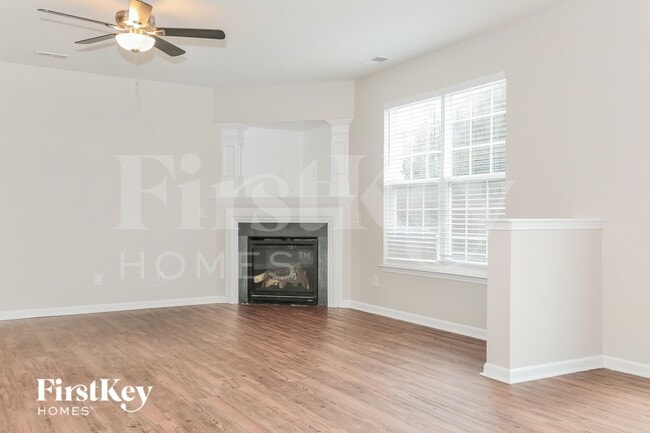 Photo - 3969 Creekmoore Dr