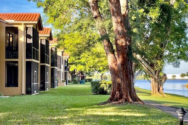 Photo - 15525 Miami Lakeway N Unidad 207