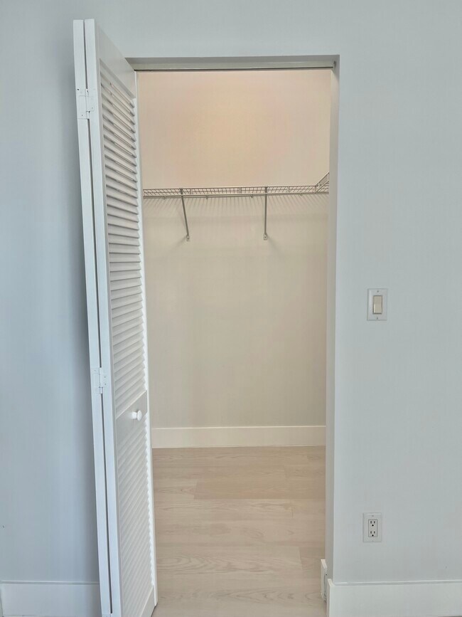 Photo - 335 S Biscayne Blvd Unidad 2204