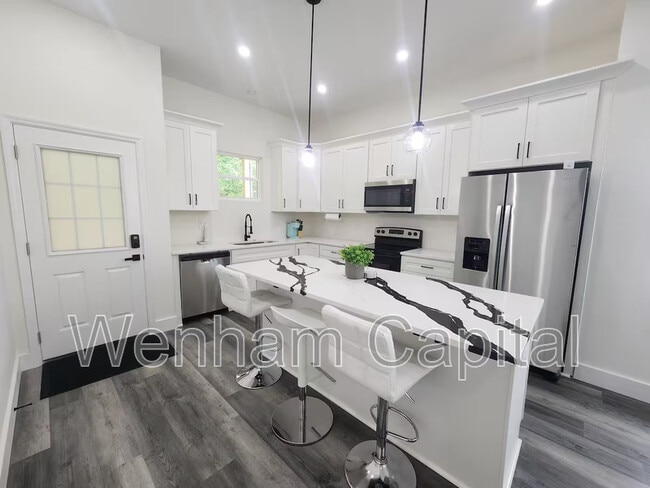 Photo - 1528 Murphy Ave SW Unit B