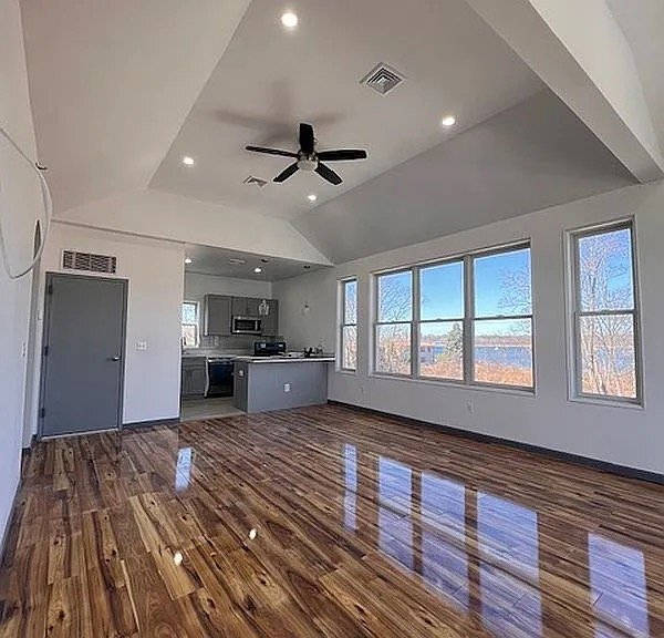 47 Tier St Unit 2