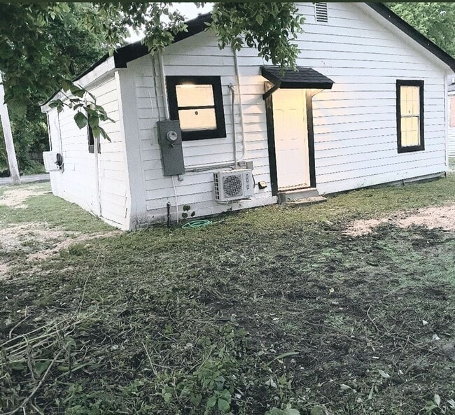 Photo - 408 Bowen Ave