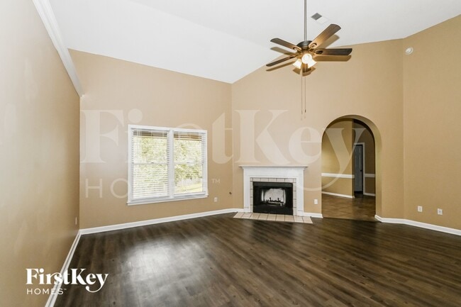 Photo - 844 Tropicana Dr E