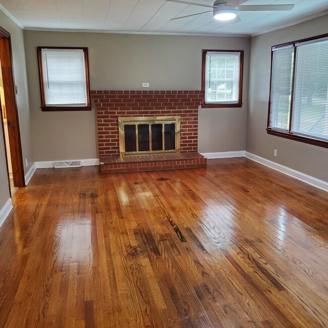 Photo - 4215 Randleman Rd