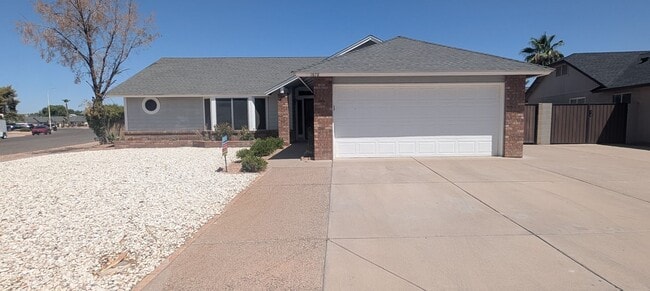 Building Photo - 3 Bedroom Home in the Country Walk at the ...