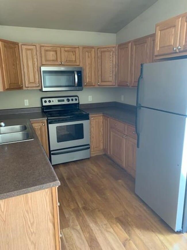 $1700 - 3 Bedroom, 2 Bathroom Townhome - G... - $1700 - 3 Bedroom, 2 Bathroom Townhome - G...