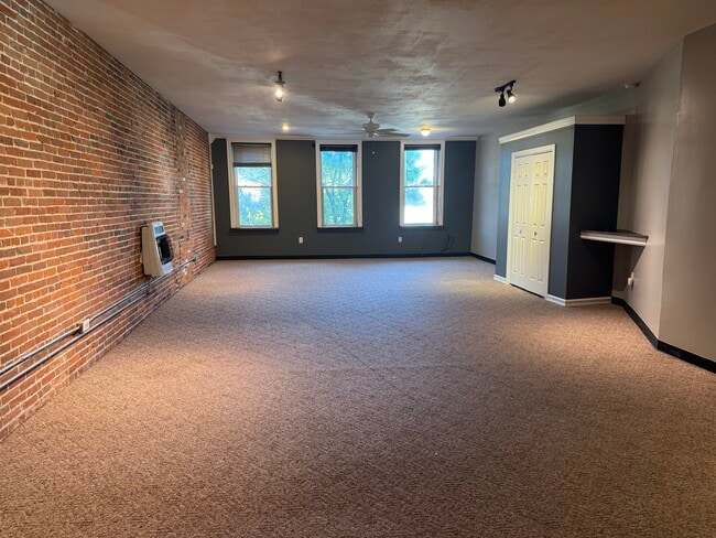 Photo - 171 W 1st St