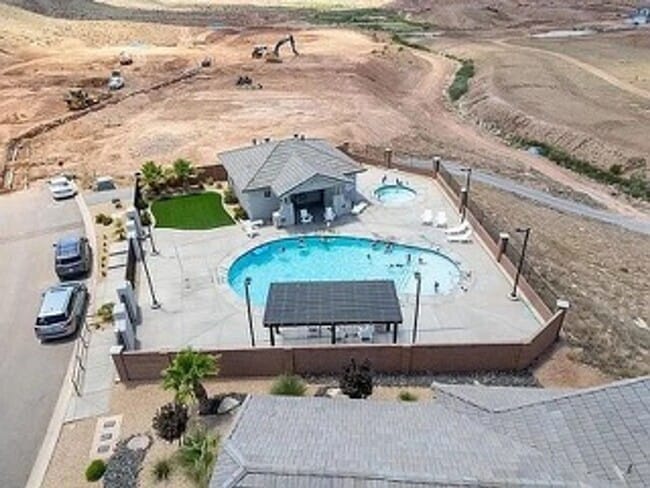 Photo - Modern Desert Living in a Bright & Spacious Townhome
