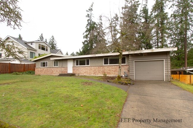 Photo - Bellevue Home in Phanton lake Area