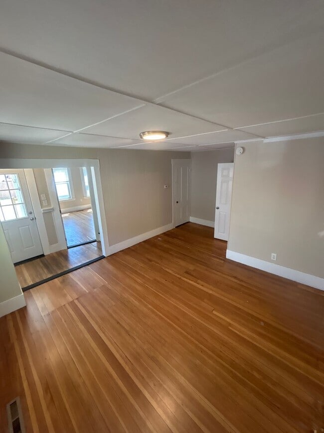 Building Photo - 21 Lincoln St Unit 21A