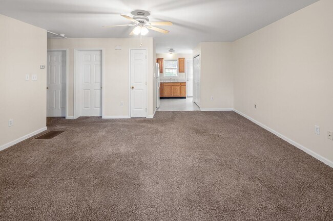 Photo - 305 Rosscraggon Rd Unit Apt A