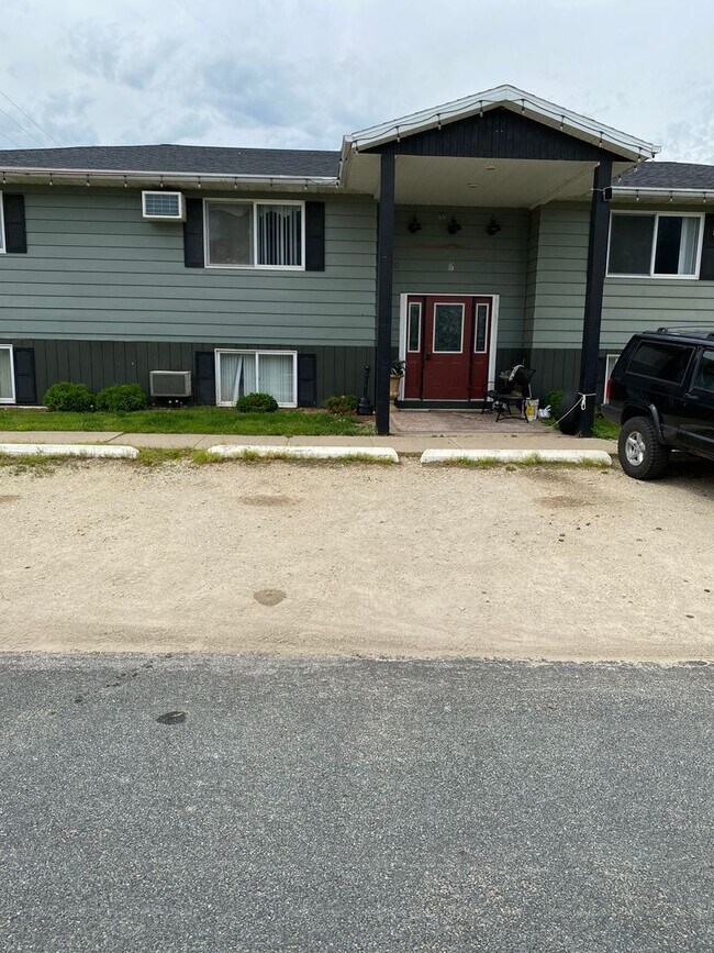 Photo - TSRE - 02 - 1st St NE Unit 3