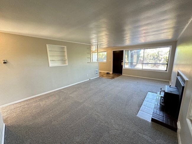 Building Photo - Freshly Updated & Move-In Ready Rental