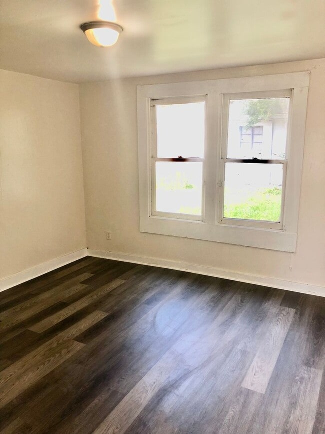 Building Photo - **Gorgeous  (3BR/1BA) Lakeland "Dixieland"... Rental