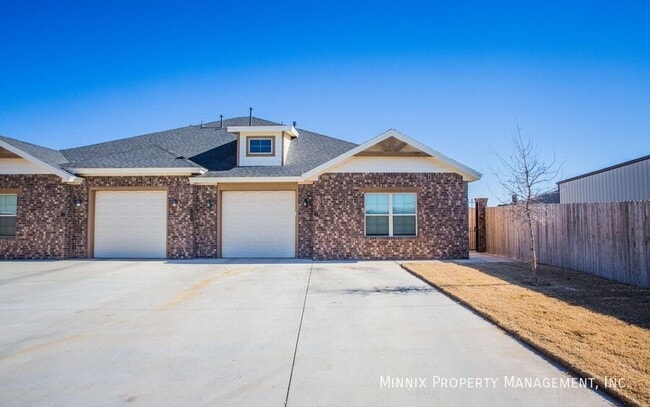 Building Photo - 12007 Englewood Ave Unit B