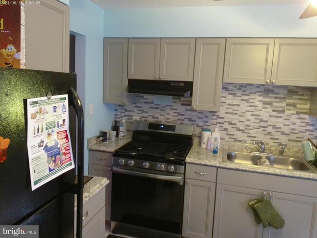Photo - 453 Bayberry St