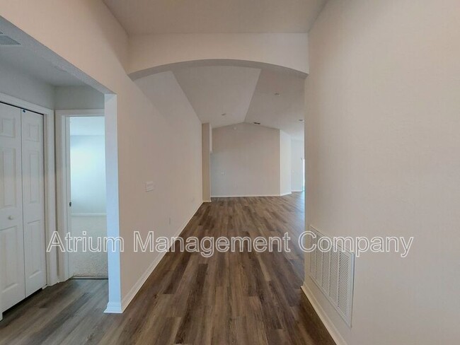 Photo - 1234 Cascade Dr