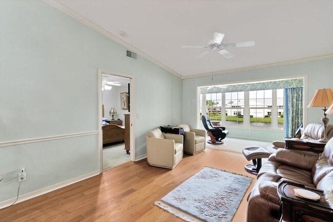 Photo - 830 Lake Orchid Cir Unidad 207