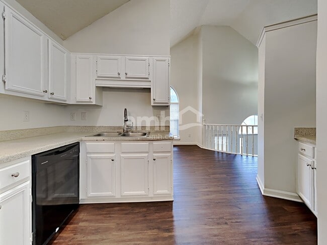 Photo - 652 Settlers Ridge Ln