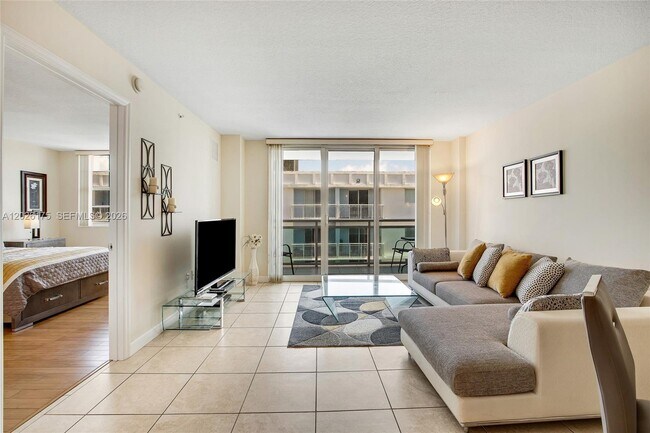 6917 Collins Ave Unit 1608