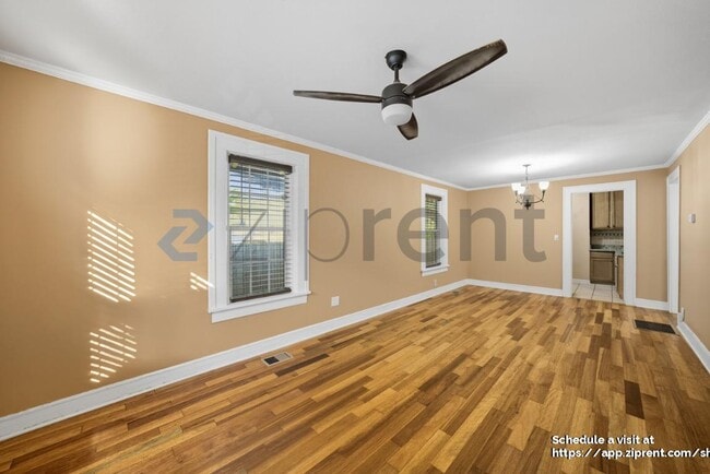 Photo - 888 Edgewood Ave NE