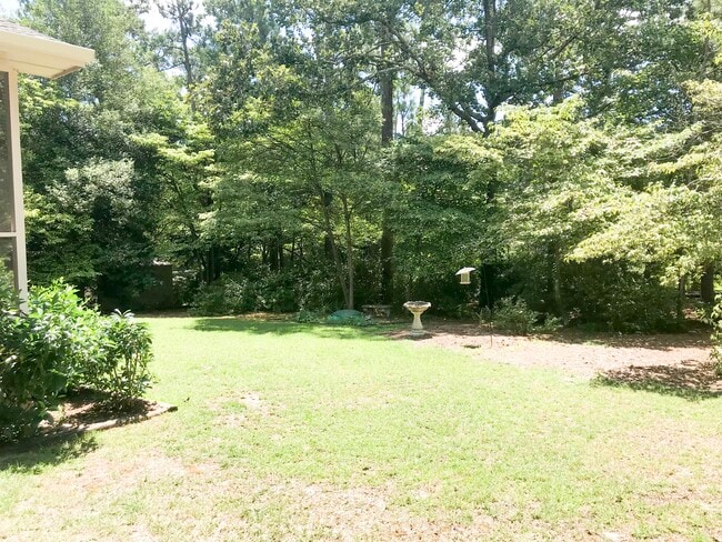 Photo - 300 Selkirk Trail