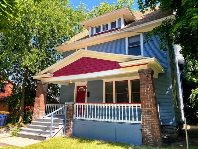 Building Photo - 843-845 Prince SE Unit 845 Prince SE