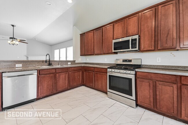 Photo - 2121 Juniper Dr