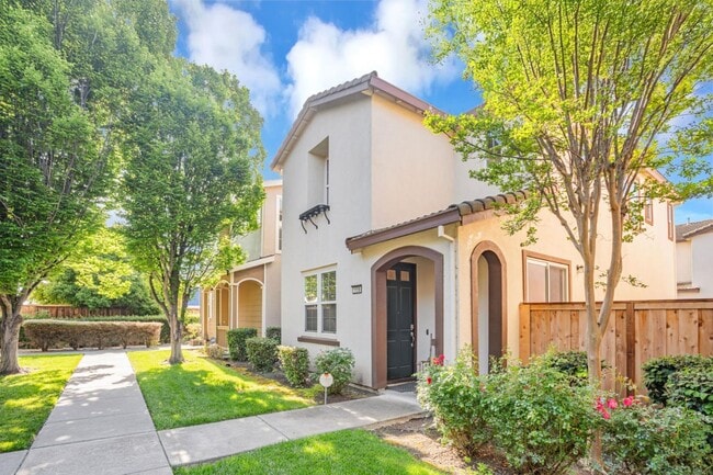 Photo - 1658 Glenmore Dr House