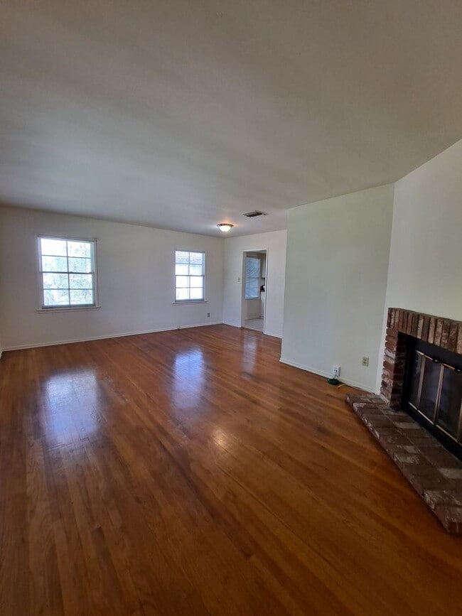 Photo - 3 BEDROOM HOME W/CENTRAL AIR CONDITIONING