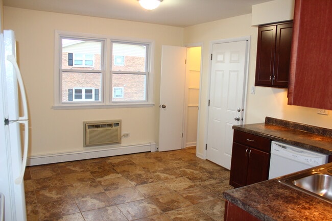 Photo - 14455 Jefferson Ave Unidad 2E