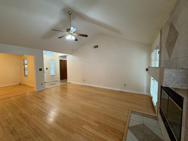 Photo - NE Bakersfield home with a sunroom!